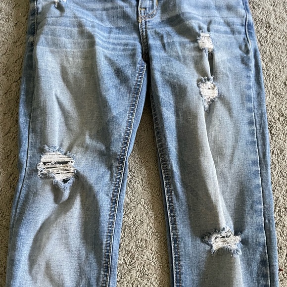 Hollister Light Wash Skinny Jeans - Picture 2 of 4